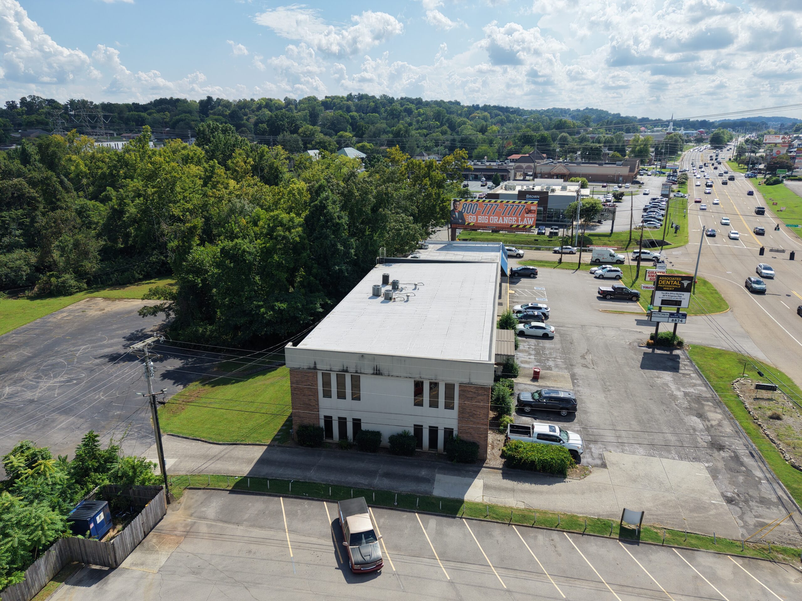 8874 Kingston Pike Knoxville, TN
