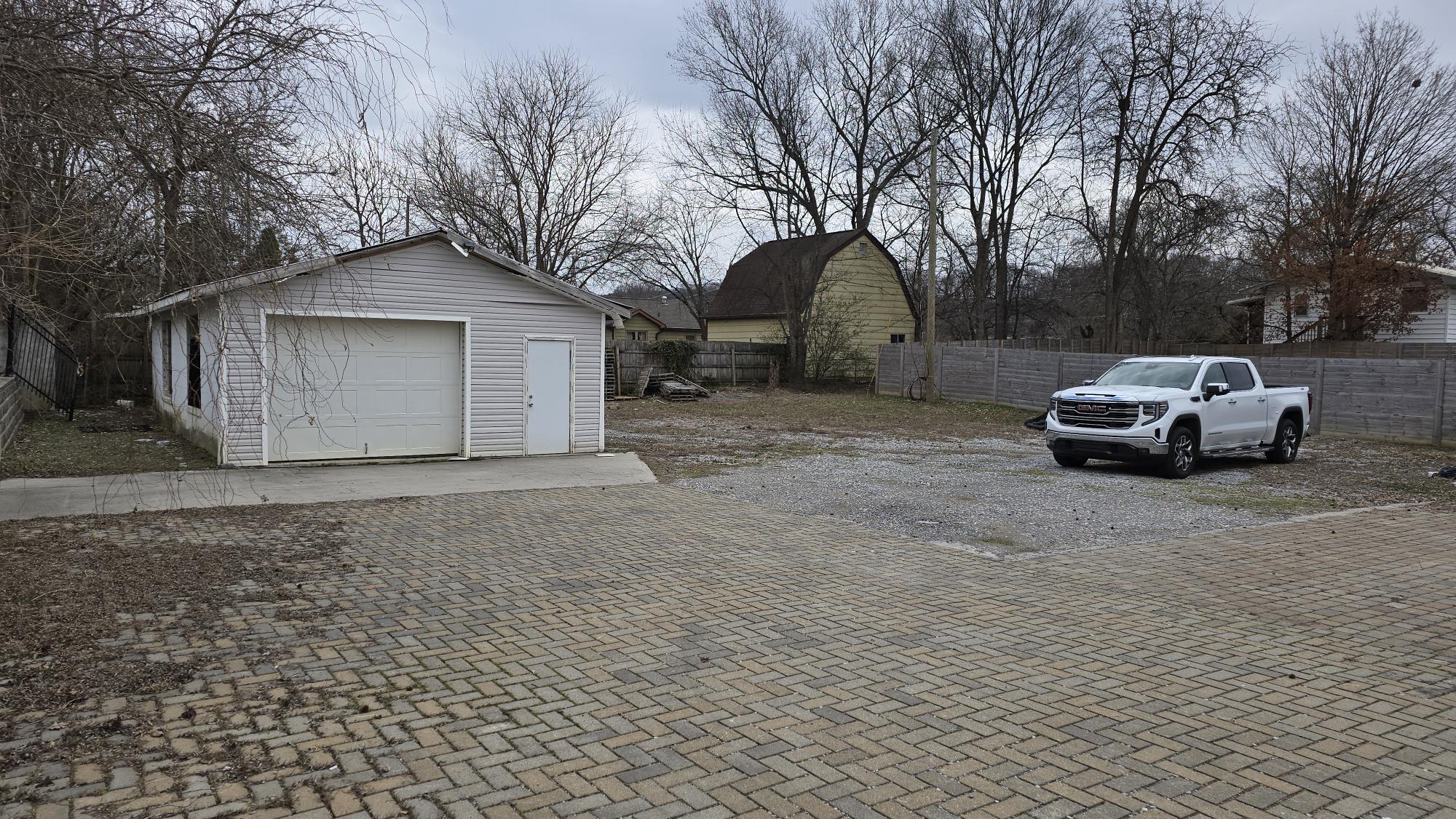 2715 Sanderson
