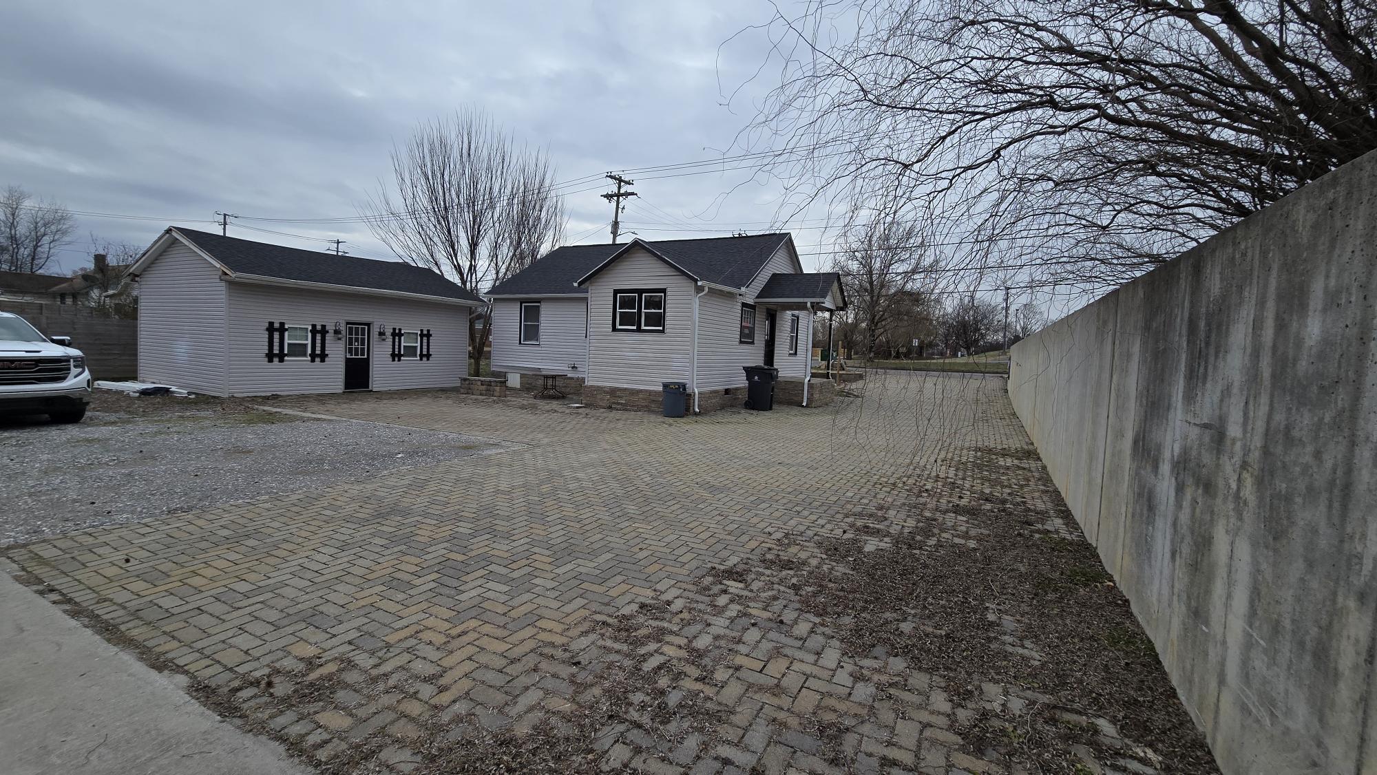 2715 Sanderson