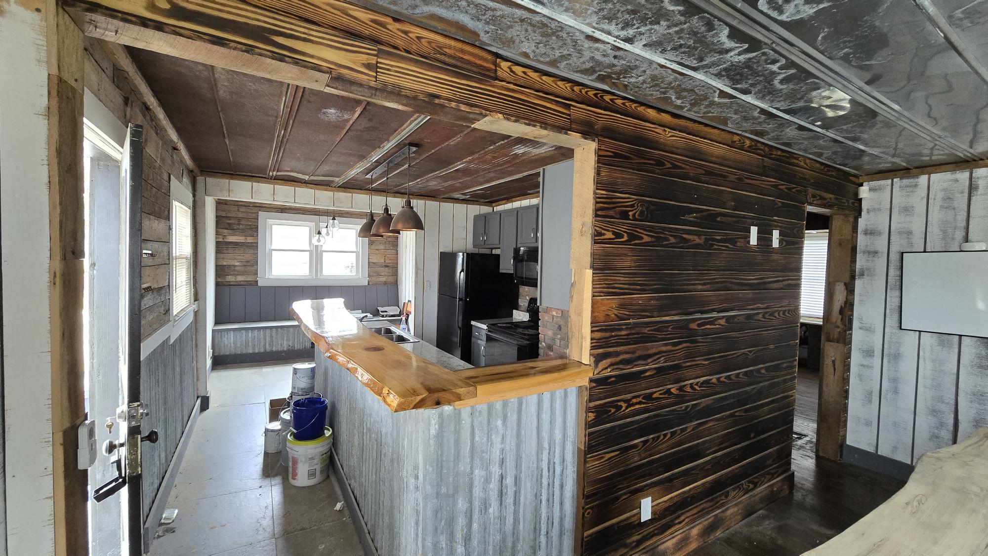 2715 Sanderson