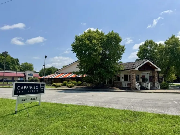 110 Cedar Ln, Knoxville, TN 37912